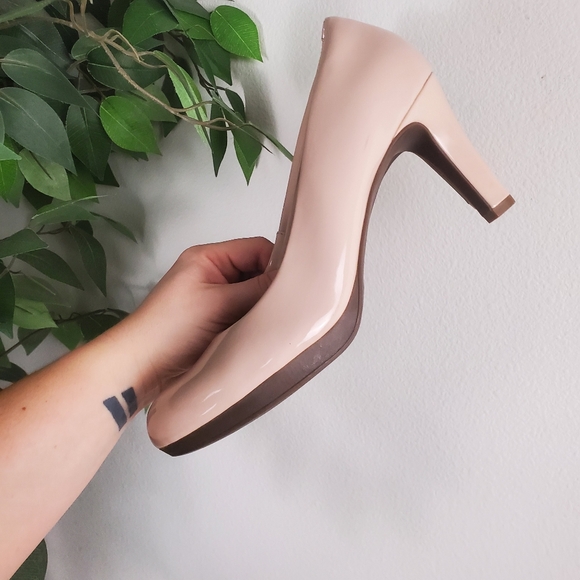 Clarks Ultimate Comfort Nude Pumps Heels Womens Size 9.5M - Picture 3 of 10